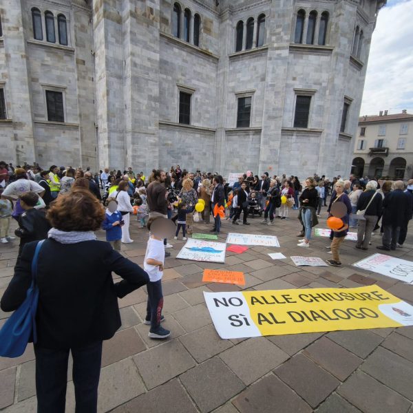 manifestazione-chiusura-scuole-piazza-verdi (6)