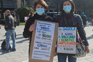 manifestazione-scuola-piazza-cavour (5)