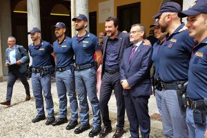 matteo-salvini-polizia-1 (2)