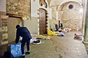 migranti-senzateto-chiesa-san-francesco-emergenza-freddo-11111