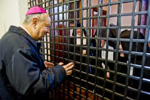 Como le suore di clausura del Monastero della Visitazione con il vescovo Oscar Cantoni  ph: Carlo Pozzoni