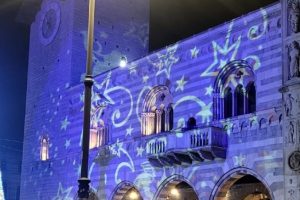 natale-a-como-luci-duomo-1-985x1024 2