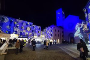 natale-luci-luminarie-proiezioni-albero (16)