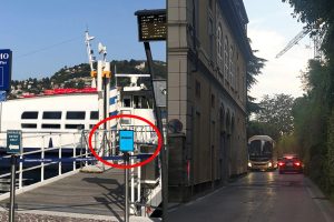 navigazione-battello-pendolare-cartello-abbonati-pullman-bus-regina-vecchia-combo-3