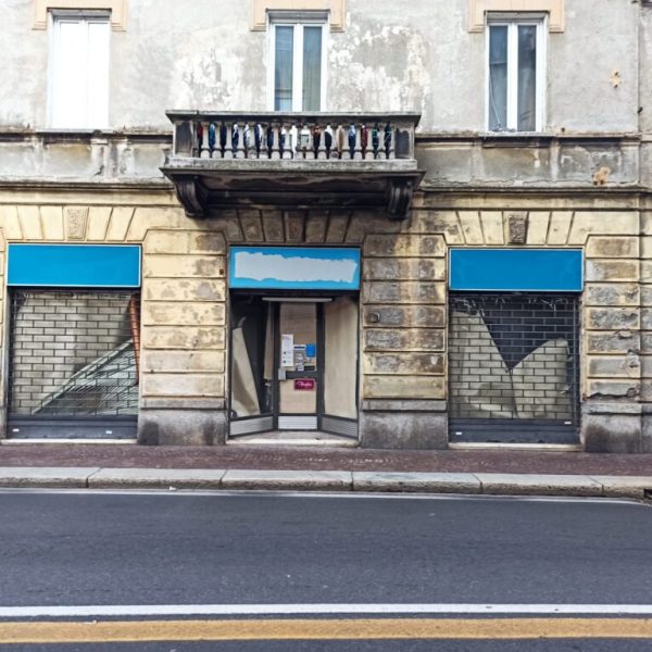 negozio-chiuso-via-milano