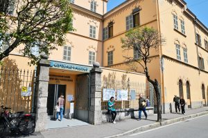 Como ingrfesso su via Dante dell'ospedale Valduce
