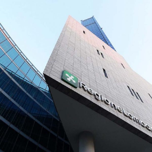 palazzo-lombardia-wikimedia-1