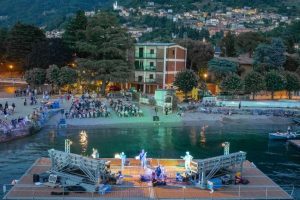 palco-galleggiante-lago-como-1