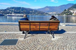 panchine-ico-parisi-paratie-lungolago-1