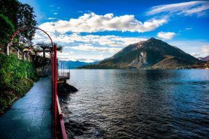 passeggiata-innamorati-varenna-1