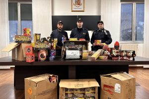 petardi-fuochi-artificiali-sequestro-polizia