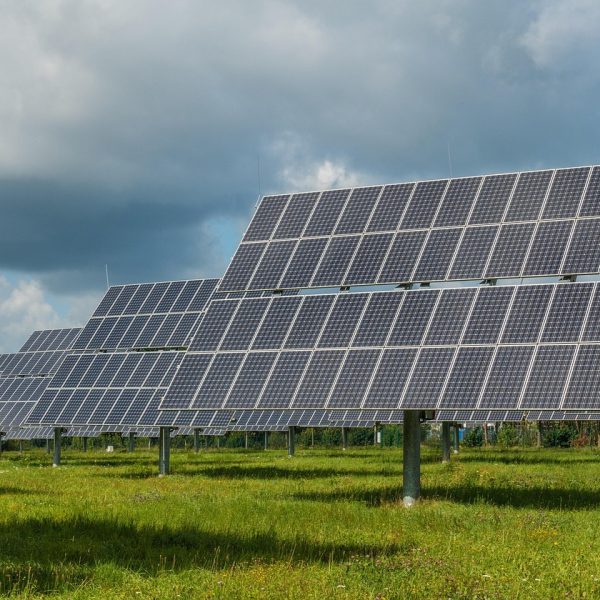 photovoltaic-system-2742304_1280