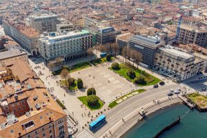COmo vista aerea piazza CAvour