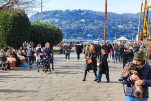 piazza-cavour-turisti