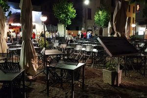 piazza-de-gasperi-coprifuco-locali-bar-movida (44)