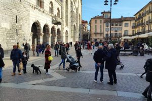 piazza-duomo-turisti-1