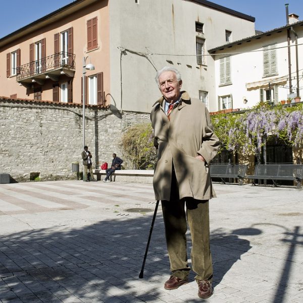 Carlo Terragni in piazza Martinelli                 ph: Carlo Pozzoni