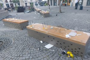 piazza-volta-rifiuti-spazzatura-movida (2)