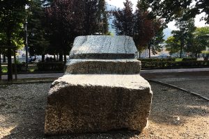 pietra-giardini-pubblici-lago (2)