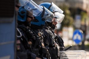 polizia antisommossa stadio