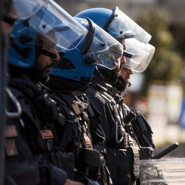 polizia antisommossa stadio
