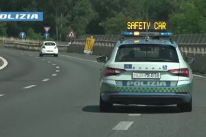 polizia-autostrada-safety-car