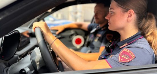 polizia poliziotta donna