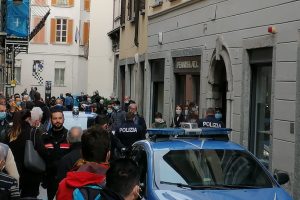 polizia via cesare cantù 1