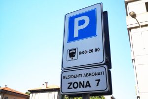 posti-auto-blu-residenti