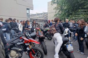 protesta studenti setificio