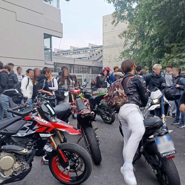 protesta studenti setificio