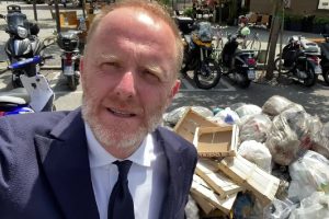 rapinese-piazza-volta-rifiuti-spazzatura