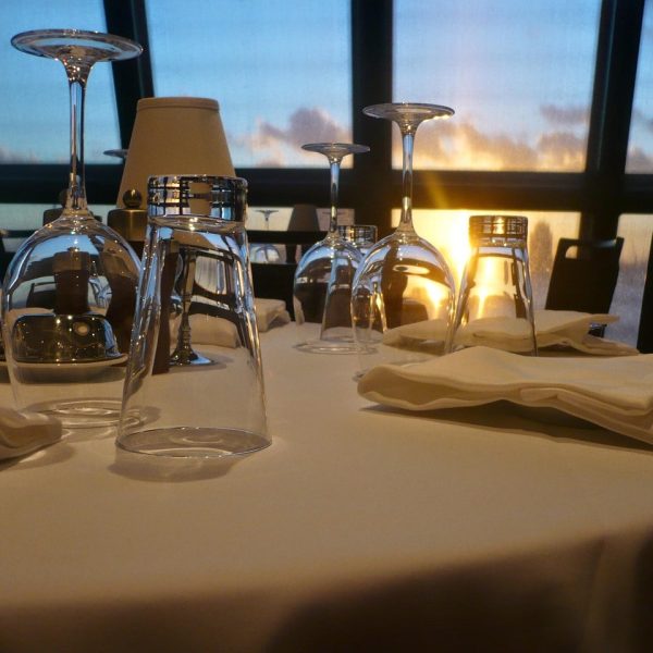 restaurant-358238_1280