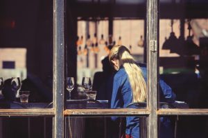 ristorante cameriera pixabay