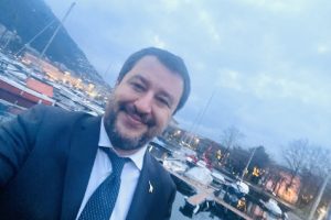 salvini-como-paratie-lago