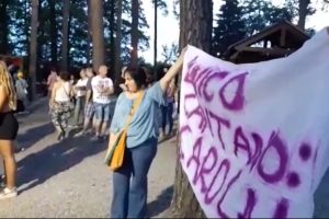 salvini-contestato-striscione