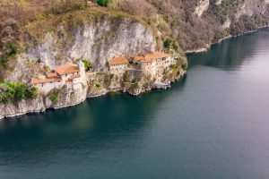santa-caterina-del-sasso-4080844_1920