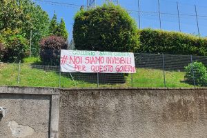 santa-chiara-protesta