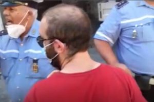 scontro polizia locale cominciamo da como