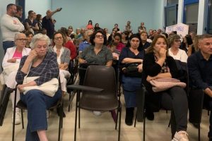 scuiola-ponte-chiasso-assemblea-genitori-proteste-12