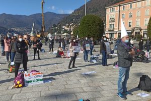 scuola-manifestazione-piazza-cavour (1)