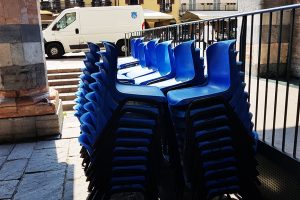 sedie-blu-comune-spettacoli-concerti (6)