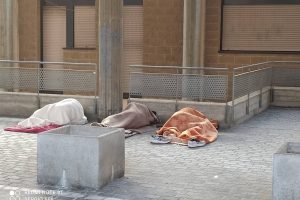senzatetto giulini 2