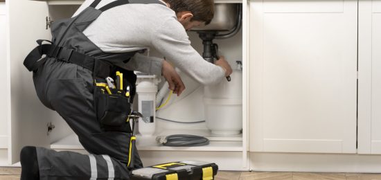 service-maintenance-worker-repairing (1)