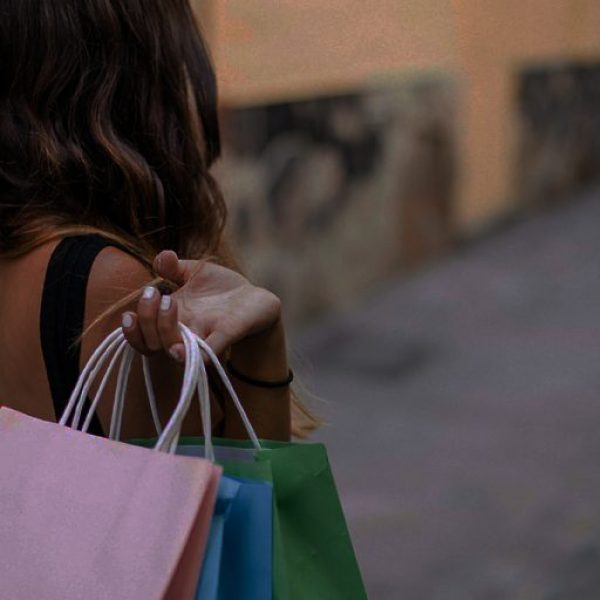 shopping-pixabay-768x512