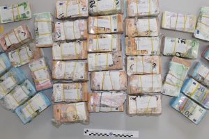 soldi-sequestro-polizia-questura