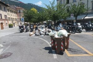spazzatura-rifiuti-centro-storico-città-murata (8)