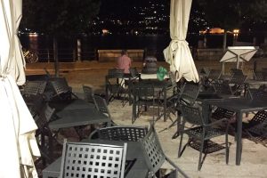 stranieri-sfrattati-bar-giuliani-turismo-turisti (2)