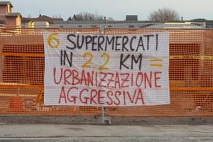 striscione supermercati