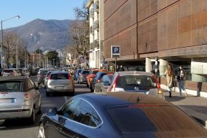 traffico-viale-lecco (1)